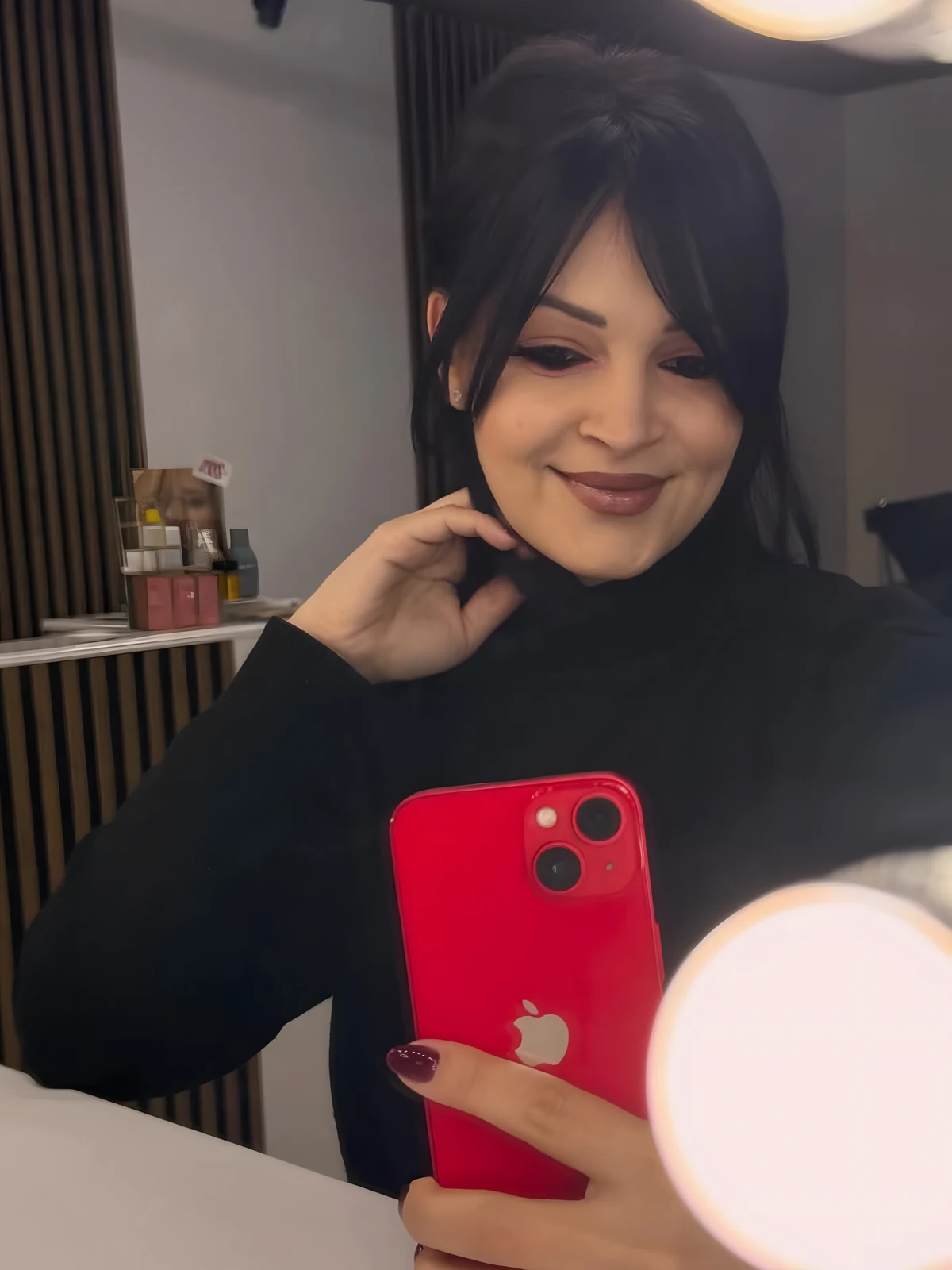 Елена Младенова